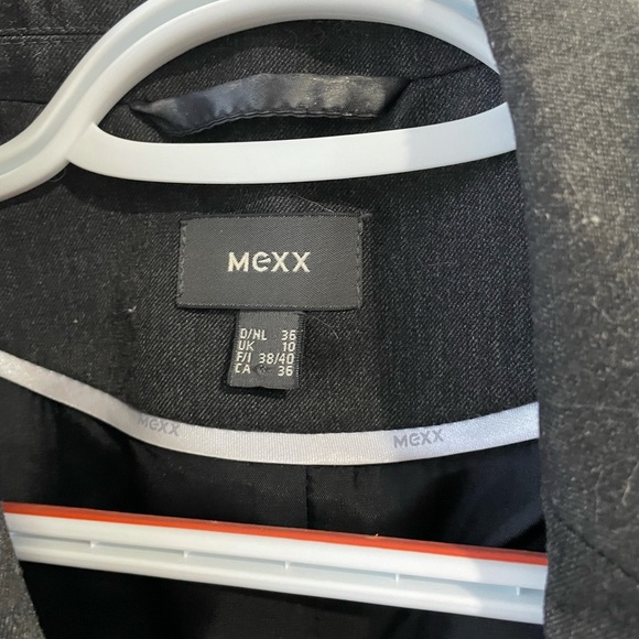 Mexx women’s pant suit, excellent condition. - Picture 5 of 9